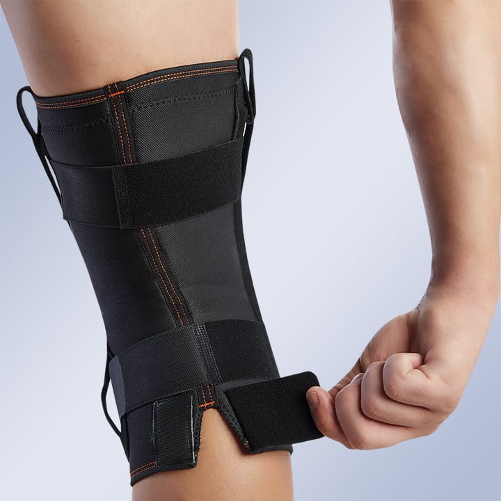 KNEE BRACE WITH POLYCENTRIC JOINTS