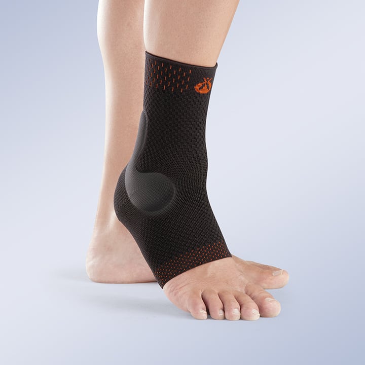 BREATHABLE ANKLE SUPPORT WITH THERMOPLASTIC PLATES