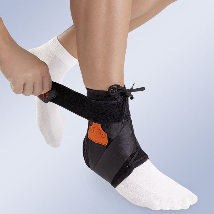 TOBIPLUS LACE-UP STABILISING ANKLE SUPPORT