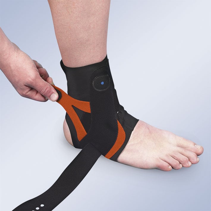 ALTTEX ANKLE BRACE WITH MEDIOLATERAL STABILISING SPLINT